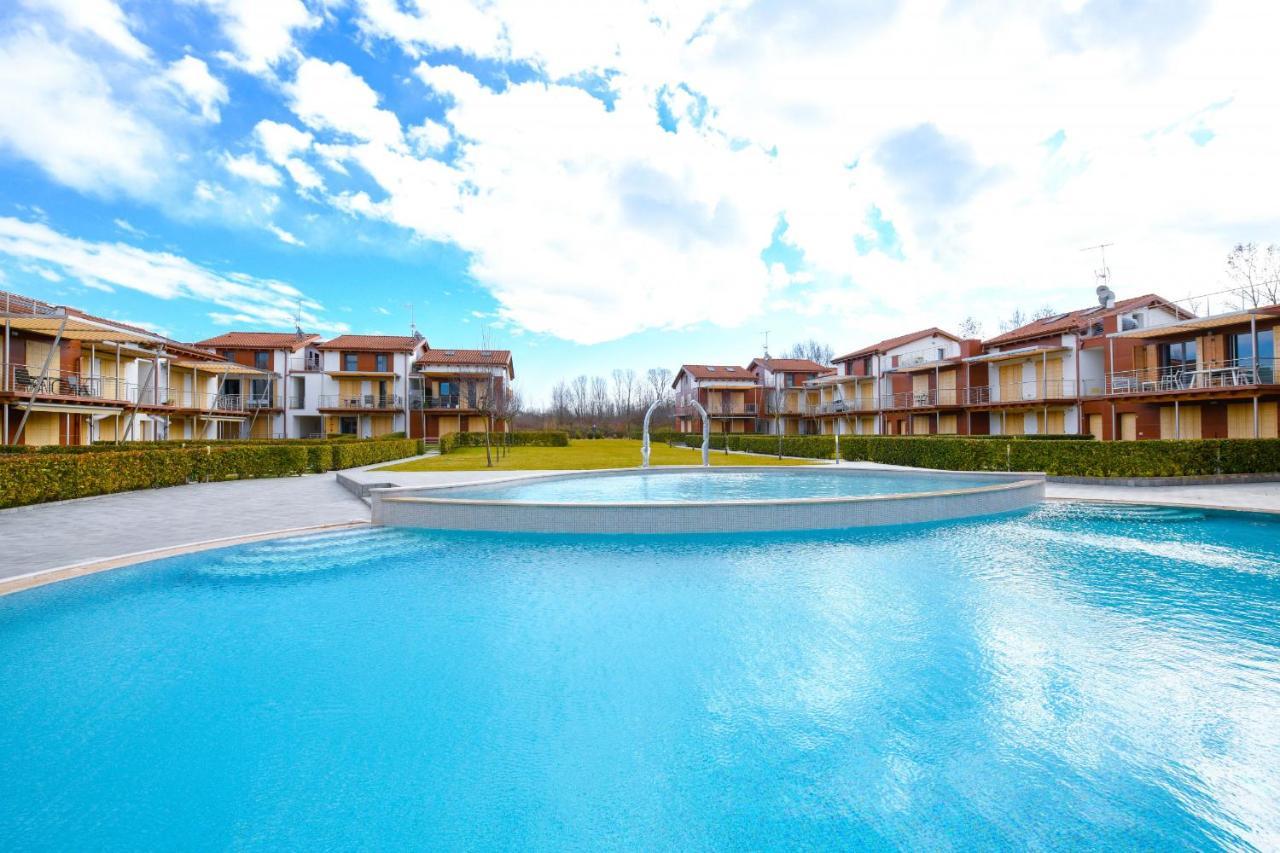 Borgo Gasparina Family Apartments Castelnuovo del Garda Bagian luar foto