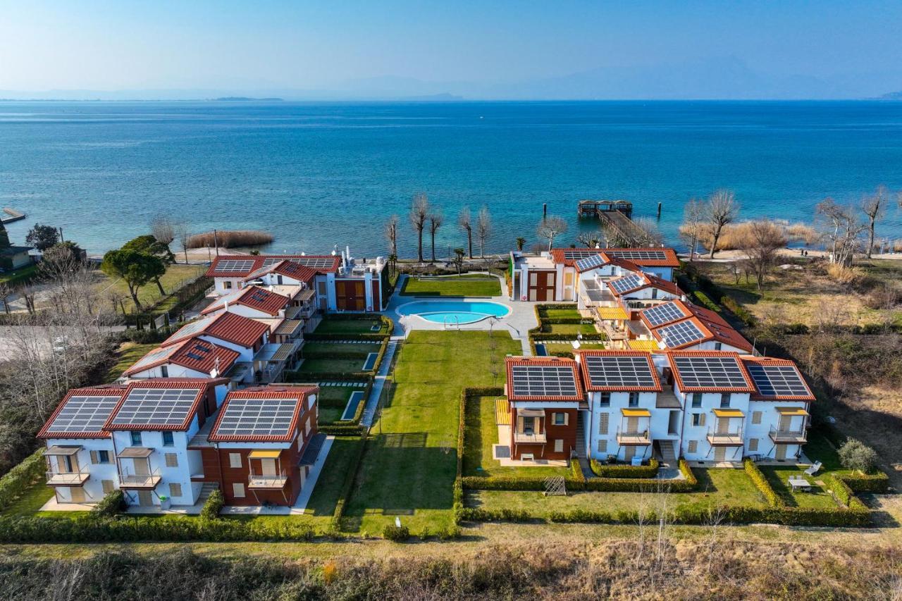 Borgo Gasparina Family Apartments Castelnuovo del Garda Bagian luar foto