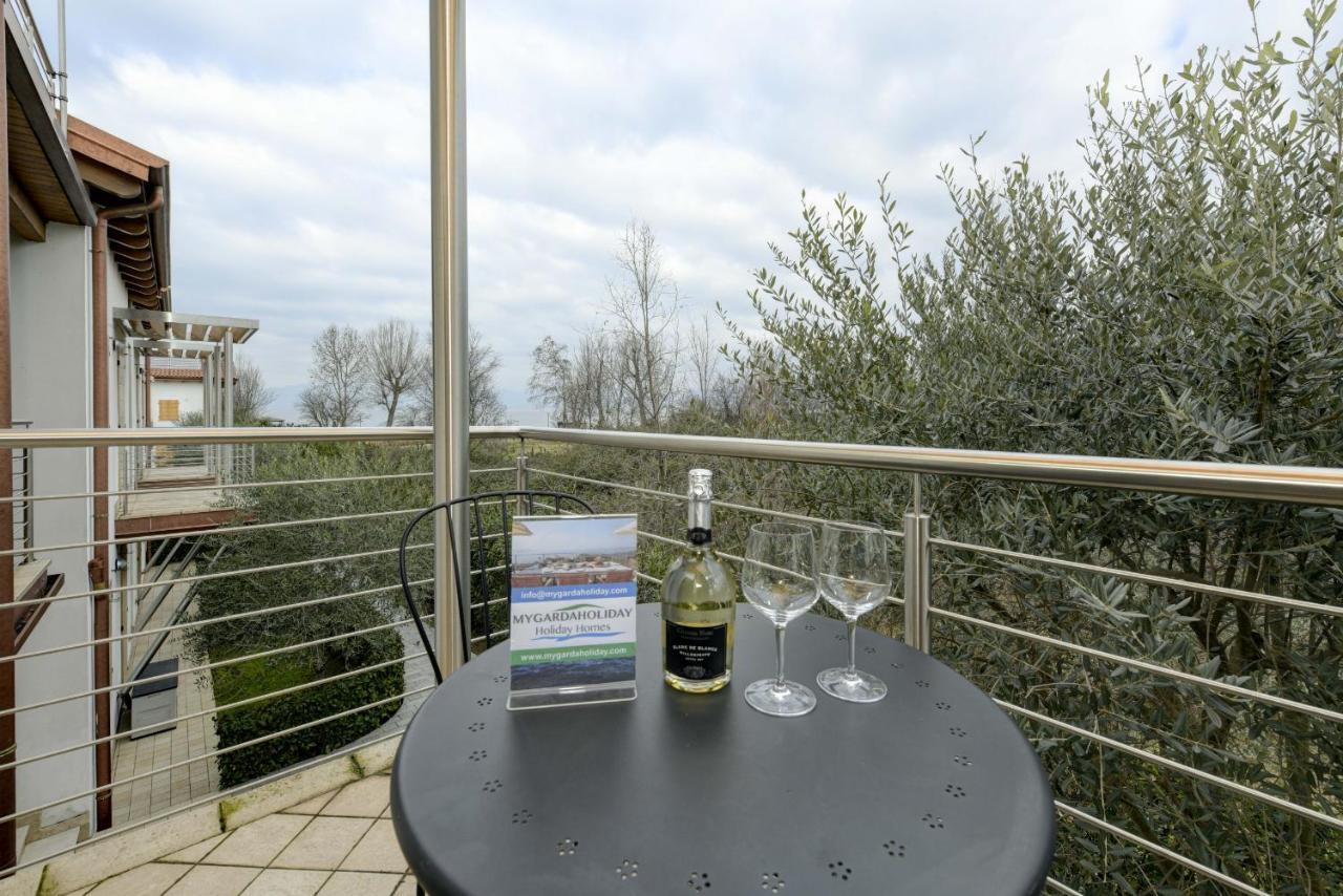 Borgo Gasparina Family Apartments Castelnuovo del Garda Bagian luar foto