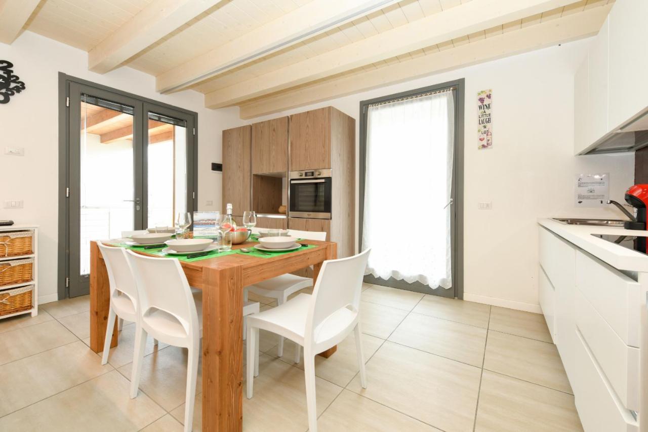 Borgo Gasparina Family Apartments Castelnuovo del Garda Bagian luar foto