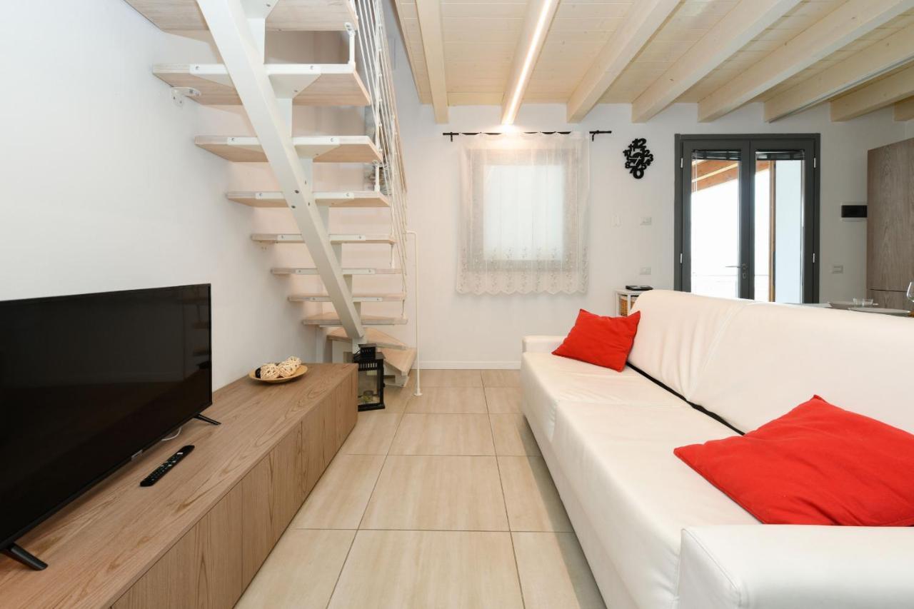 Borgo Gasparina Family Apartments Castelnuovo del Garda Bagian luar foto