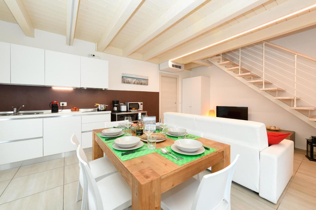 Borgo Gasparina Family Apartments Castelnuovo del Garda Bagian luar foto