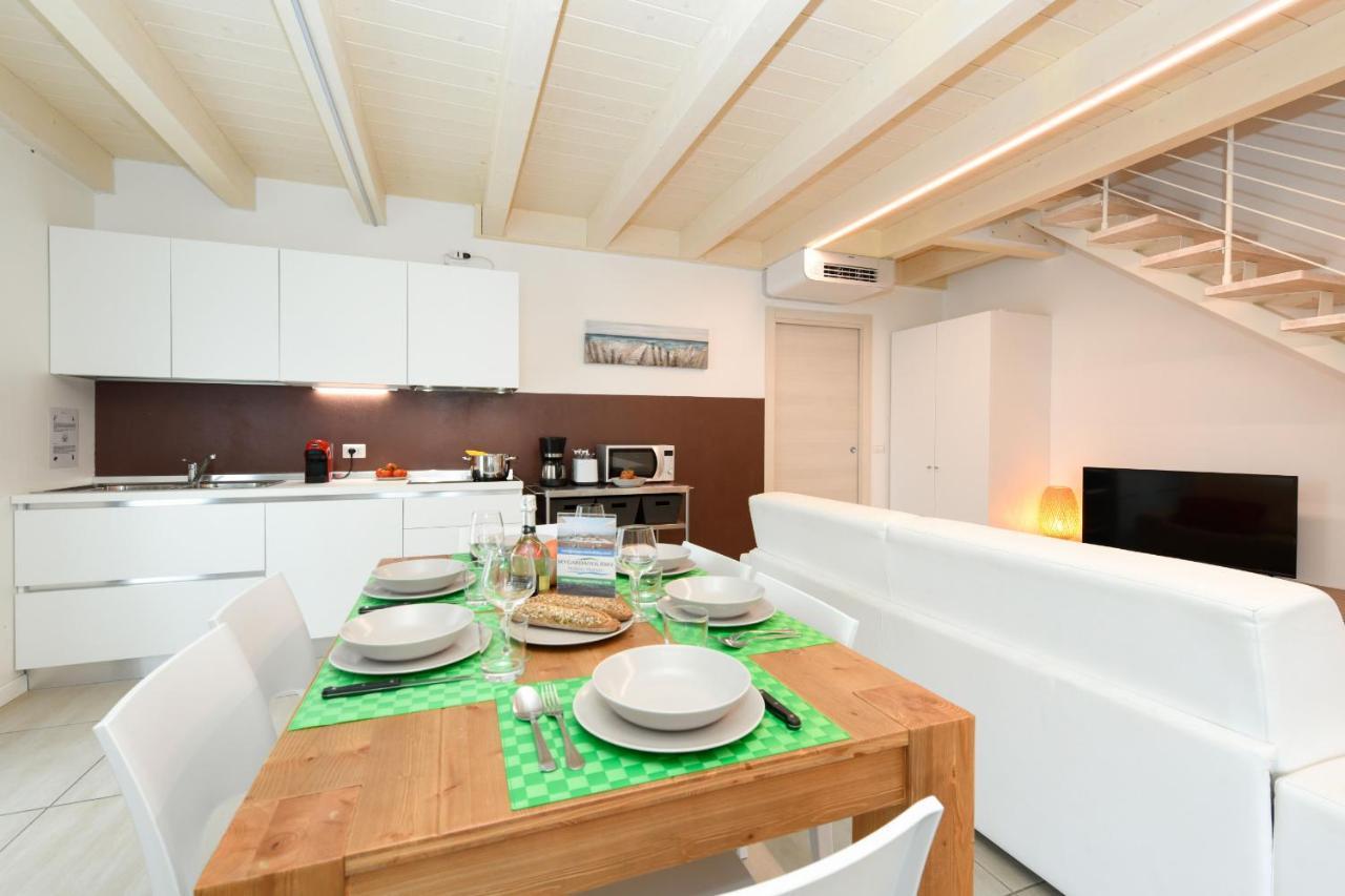 Borgo Gasparina Family Apartments Castelnuovo del Garda Bagian luar foto