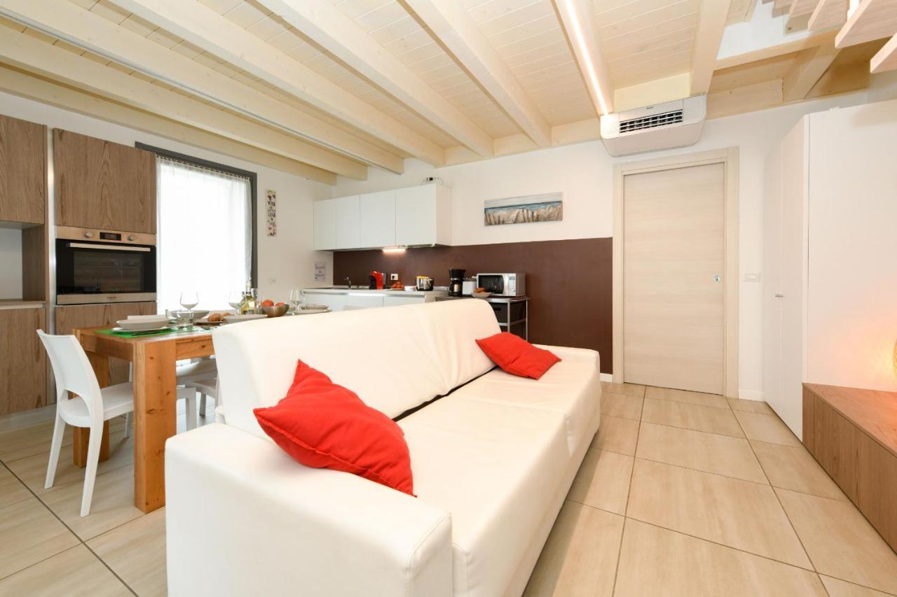 Borgo Gasparina Family Apartments Castelnuovo del Garda Bagian luar foto