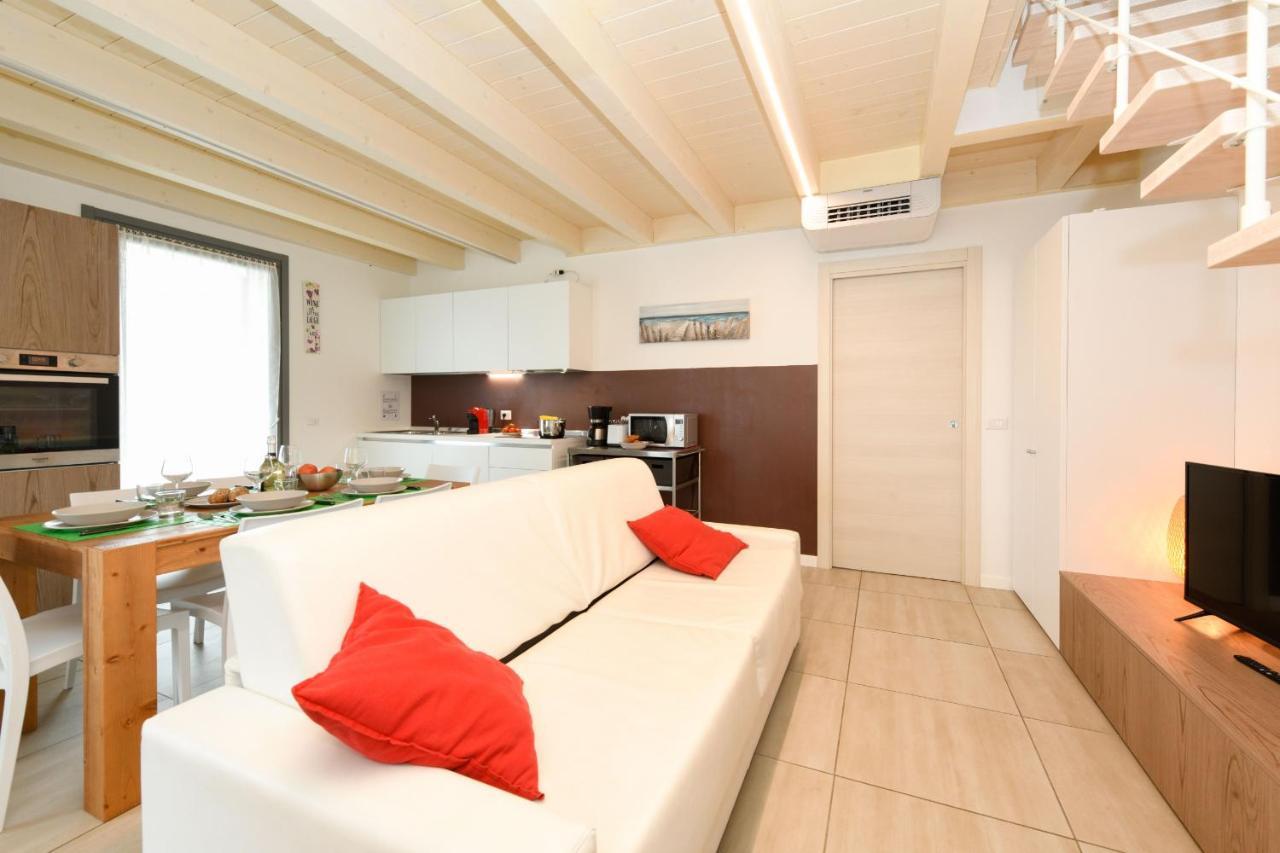 Borgo Gasparina Family Apartments Castelnuovo del Garda Bagian luar foto