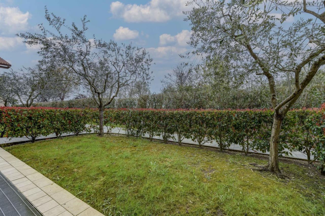 Borgo Gasparina Family Apartments Castelnuovo del Garda Bagian luar foto