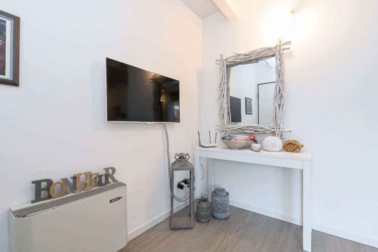 Borgo Gasparina Family Apartments Castelnuovo del Garda Bagian luar foto